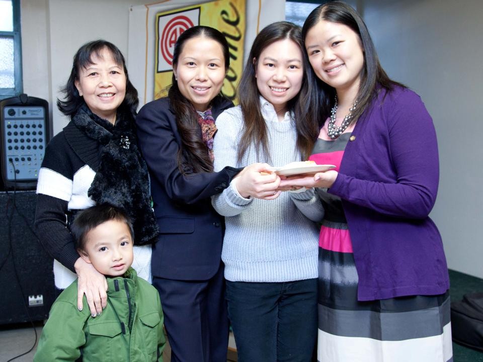 Lễ Tạ Ơn Nghĩa Sinh năm thứ 30 được tổ chức ngày 28/11/2013 tai St. Henry Chapel Chicago. Huynh Trưởng Nghĩa Sinh chào mừng quý khách cùng đồng hương đến tham dự và cám ơn sự hỗ trợ nhiệt tình của quý thân hữu Nghĩa Sinh trong 30 năm qua, từ Lễ Tạ Ơn 1983 đến Lễ Tạ Ơn 2013.
