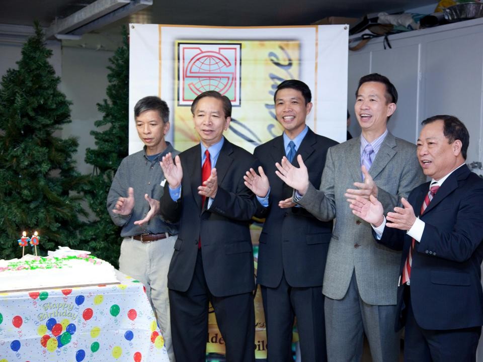 Lễ Tạ Ơn Nghĩa Sinh năm thứ 30 được tổ chức ngày 28/11/2013 tai St. Henry Chapel Chicago. Huynh Trưởng Nghĩa Sinh chào mừng quý khách cùng đồng hương đến tham dự và cám ơn sự hỗ trợ nhiệt tình của quý thân hữu Nghĩa Sinh trong 30 năm qua, từ Lễ Tạ Ơn 1983 đến Lễ Tạ Ơn 2013.