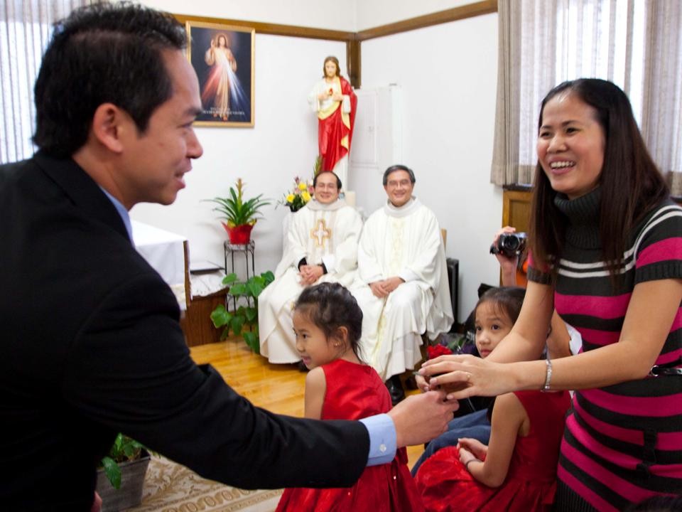 Lễ Tạ Ơn Nghĩa Sinh năm thứ 30 được tổ chức ngày 28/11/2013 tai St. Henry Chapel Chicago. Huynh Trưởng Nghĩa Sinh chào mừng quý khách cùng đồng hương đến tham dự và cám ơn sự hỗ trợ nhiệt tình của quý thân hữu Nghĩa Sinh trong 30 năm qua, từ Lễ Tạ Ơn 1983 đến Lễ Tạ Ơn 2013.