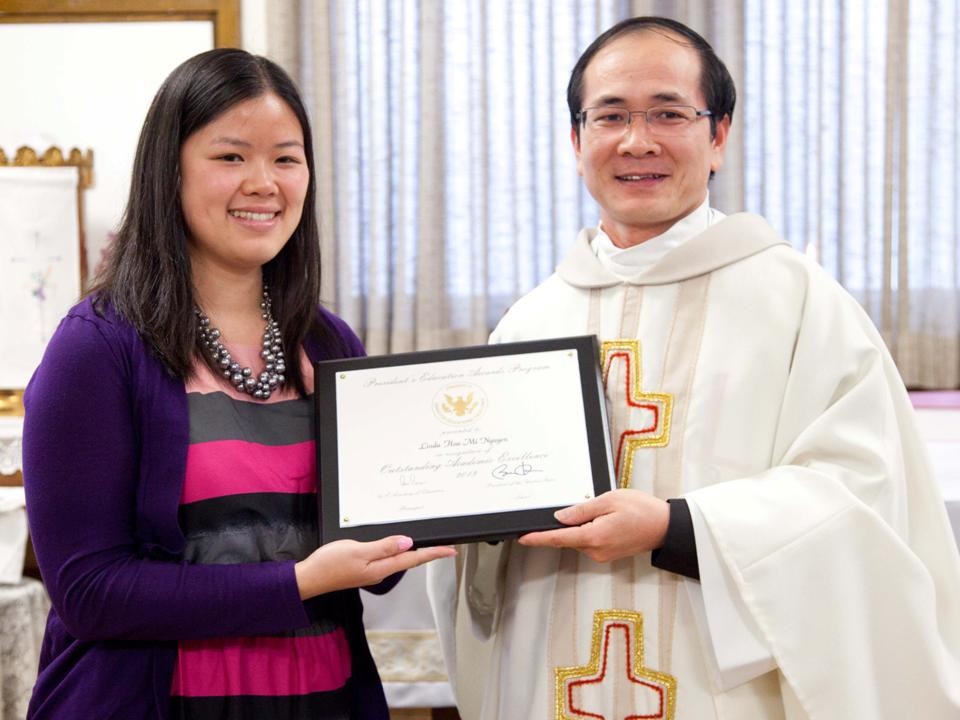 Lễ Tạ Ơn Nghĩa Sinh năm thứ 30 được tổ chức ngày 28/11/2013 tai St. Henry Chapel Chicago. Huynh Trưởng Nghĩa Sinh chào mừng quý khách cùng đồng hương đến tham dự và cám ơn sự hỗ trợ nhiệt tình của quý thân hữu Nghĩa Sinh trong 30 năm qua, từ Lễ Tạ Ơn 1983 đến Lễ Tạ Ơn 2013.