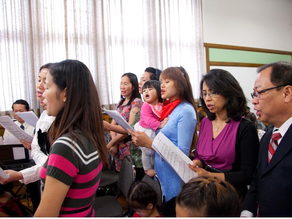 Lễ Tạ Ơn Nghĩa Sinh năm thứ 30 được tổ chức ngày 28/11/2013 tai St. Henry Chapel Chicago. Huynh Trưởng Nghĩa Sinh chào mừng quý khách cùng đồng hương đến tham dự và cám ơn sự hỗ trợ nhiệt tình của quý thân hữu Nghĩa Sinh trong 30 năm qua, từ Lễ Tạ Ơn 1983 đến Lễ Tạ Ơn 2013.