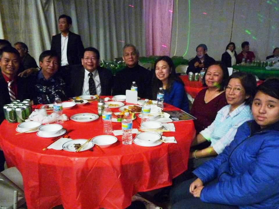 Phương Đoàn Nghĩa Sinh Chicago thân chúc quý anh chị Nghĩa Sinh khắp nơi một mùa Giáng Sinh thanh bình và một Năm mới sức khỏe & an vui.