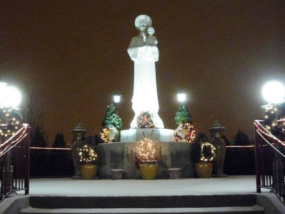 Phương Đoàn Nghĩa Sinh Chicago thân chúc quý anh chị Nghĩa Sinh khắp nơi một mùa Giáng Sinh thanh bình và một Năm mới sức khỏe & an vui.