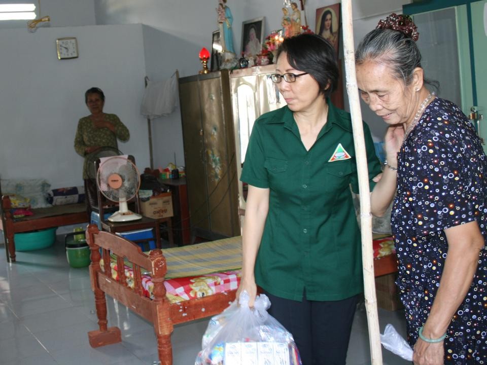 Nghĩa Sinh công tác xã hội tại viện dưỡng lão và gx Nam Đồng, Vũng Tàu ngày 1/12/2014.
