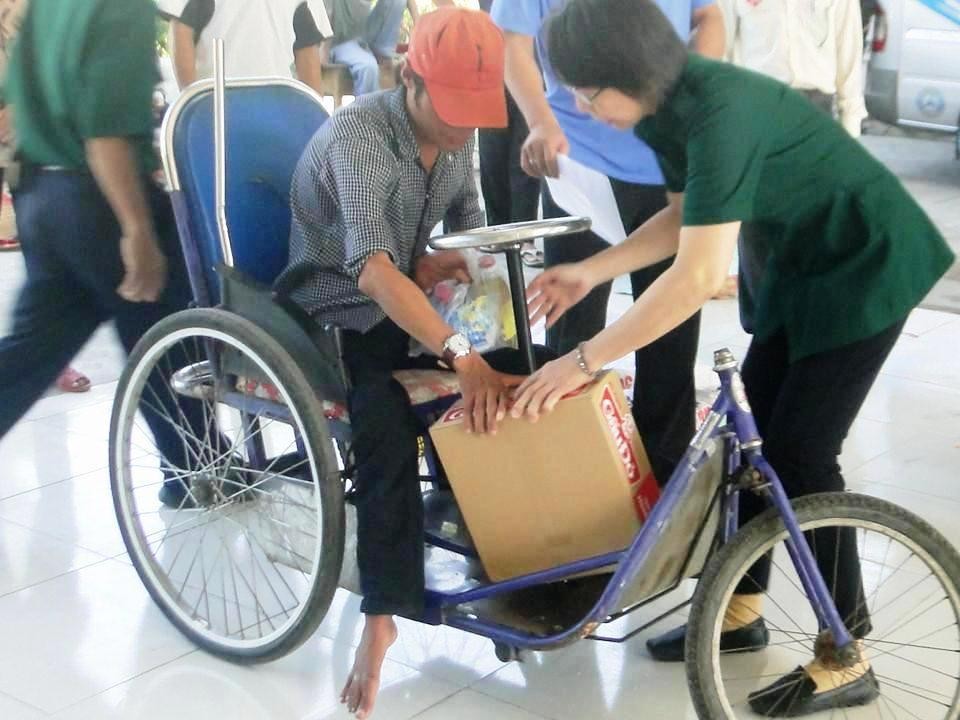 Nghĩa Sinh công tác xã hội tại viện dưỡng lão và gx Nam Đồng, Vũng Tàu ngày 1/12/2014.