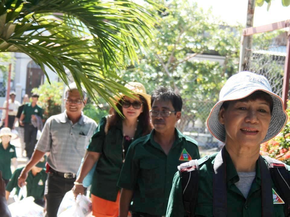 Nghĩa Sinh công tác xã hội tại viện dưỡng lão và gx Nam Đồng, Vũng Tàu ngày 1/12/2014.