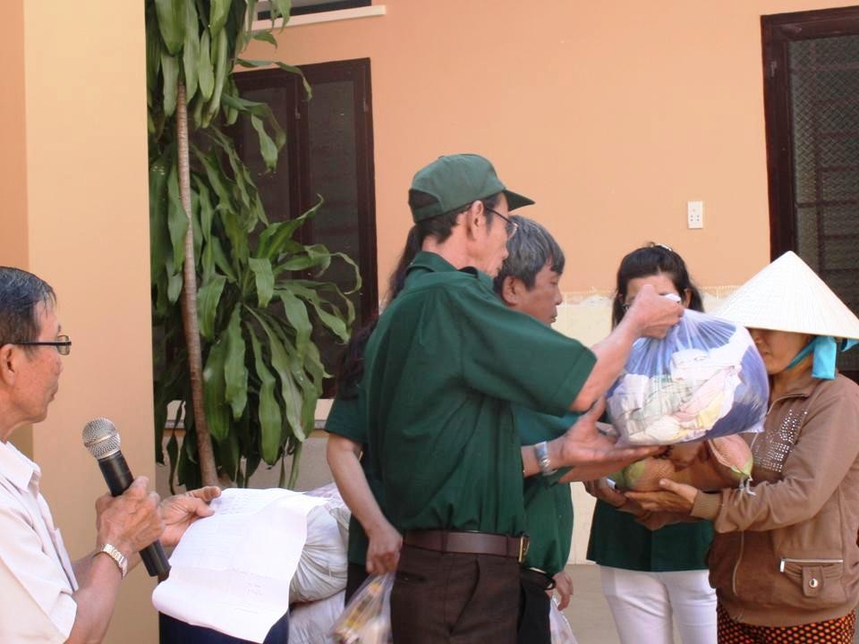 Nghĩa Sinh công tác xã hội tại Vinh Hà, Vũng Tàu ngày 11-12-2014.