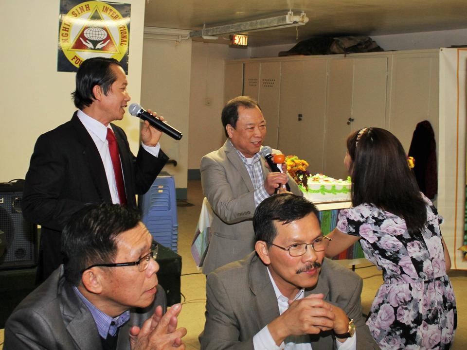 Nhân Lễ Tạ Ơn Nghĩa Sinh thứ 33 (1983-2015) và Sinh nhật Nghĩa Sinh thứ 52 (1963-2015), Huynh Trưởng Nghĩa Sinh xin có lời chúc mừng đến quý anh chị Nghĩa Sinh và quý thân hữu cùng toàn thể đồng hương khắp nơi được bình an và hạnh phúc.