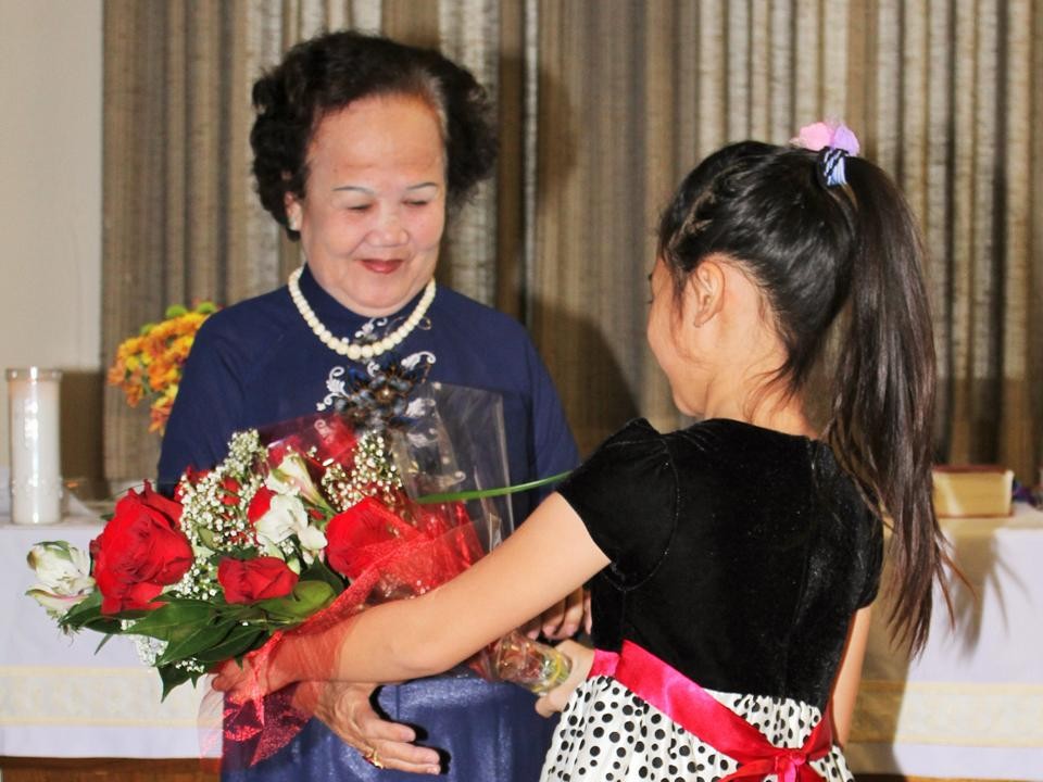 Nhân Lễ Tạ Ơn Nghĩa Sinh thứ 33 (1983-2015) và Sinh nhật Nghĩa Sinh thứ 52 (1963-2015), Huynh Trưởng Nghĩa Sinh xin có lời chúc mừng đến quý anh chị Nghĩa Sinh và quý thân hữu cùng toàn thể đồng hương khắp nơi được bình an và hạnh phúc.