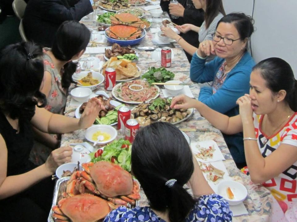 ĐGM Kontum Micae Hoàng Đức Oanh thăm giáo dân Chicago ngày 25-27 tháng 10 năm 2013.