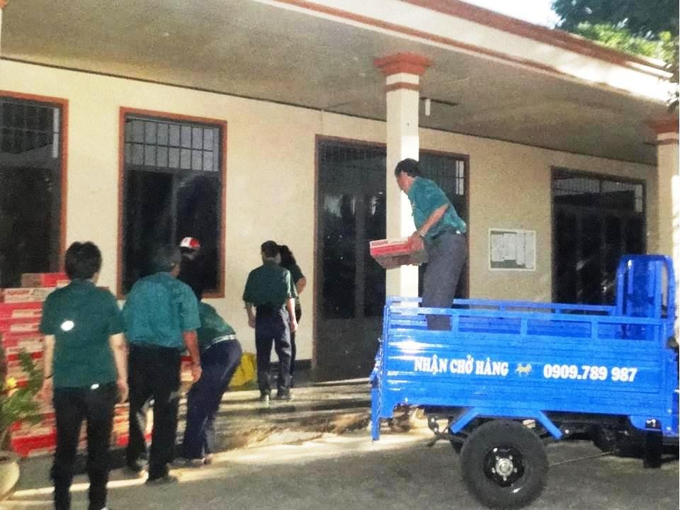 Đoàn Công tác Xã hội Nghĩa Sinh tặng quà Tết cho 30 gia đình nghèo tại Đất Đỏ (Bà Rịa) ngày 24-01-2016