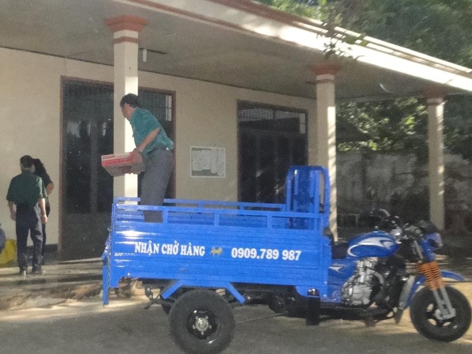 Đoàn Công tác Xã hội Nghĩa Sinh tặng quà Tết cho 30 gia đình nghèo tại Đất Đỏ (Bà Rịa) ngày 24-01-2016