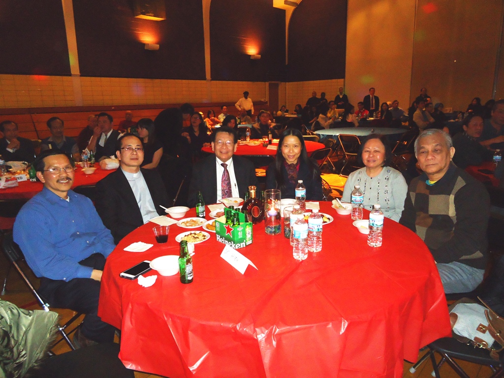 Nghĩa Sinh tham dự Tết Ất Mùi ngày 21 tháng 2 năm 2015 tại Hội Trường St. Andrew Church Chicago. Huynh Trưởng Nghĩa Sinh và Chủ Tịch Hội Cao Niên cùng niệm hương trước bàn thờ Quốc Tổ. Hội Tết Ất Mùi do Hội Người Việt tại Illinois tổ chức với Bác sĩ Hoàng Đức Hiền, Chủ Tịch HĐQT.