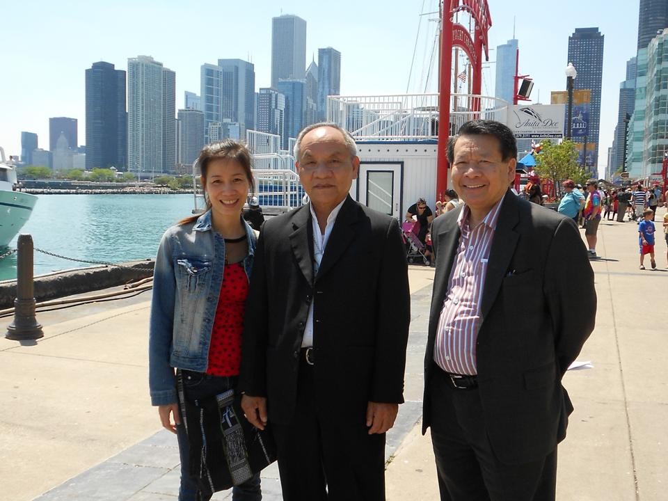Chào mừng Đức Giám Mục Hoàng Đức Oanh đến thăm Chicago ngày 7, 8 & 9 tháng 6 năm 2012.