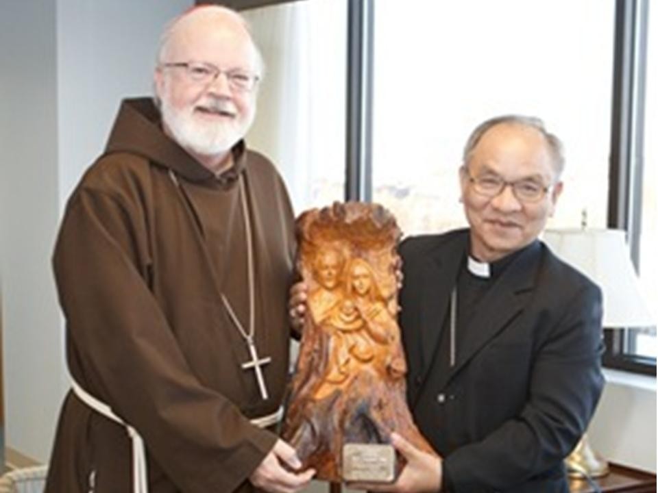 Chào mừng Đức Giám Mục Hoàng Đức Oanh đến thăm Chicago ngày 7, 8 & 9 tháng 6 năm 2012