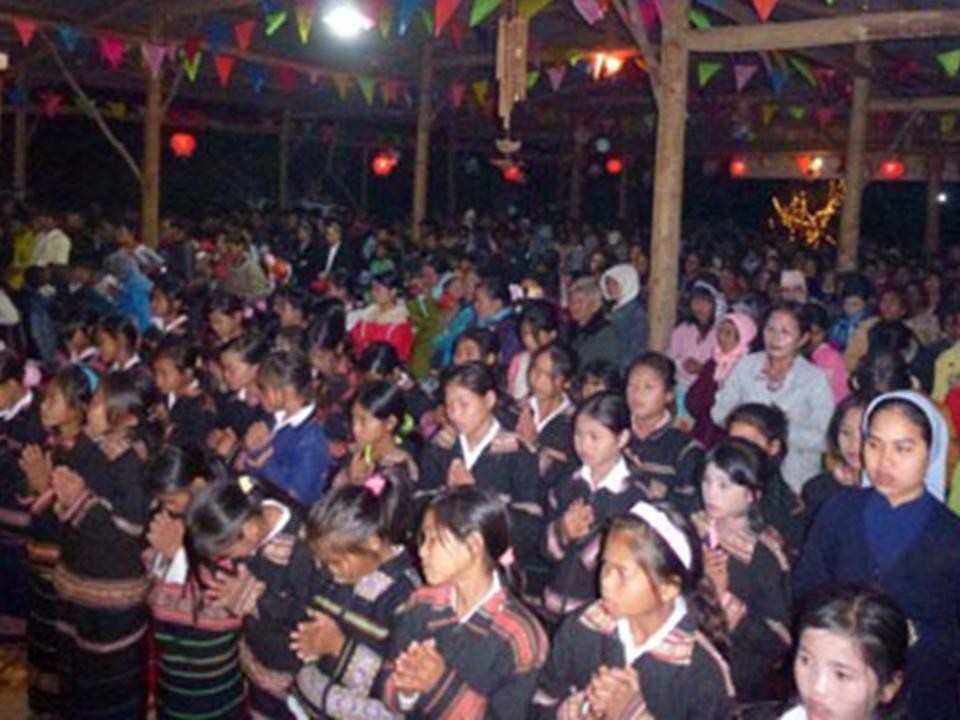 Chào mừng Đức Giám Mục Hoàng Đức Oanh đến thăm Chicago ngày 7, 8 & 9 tháng 6 năm 2012