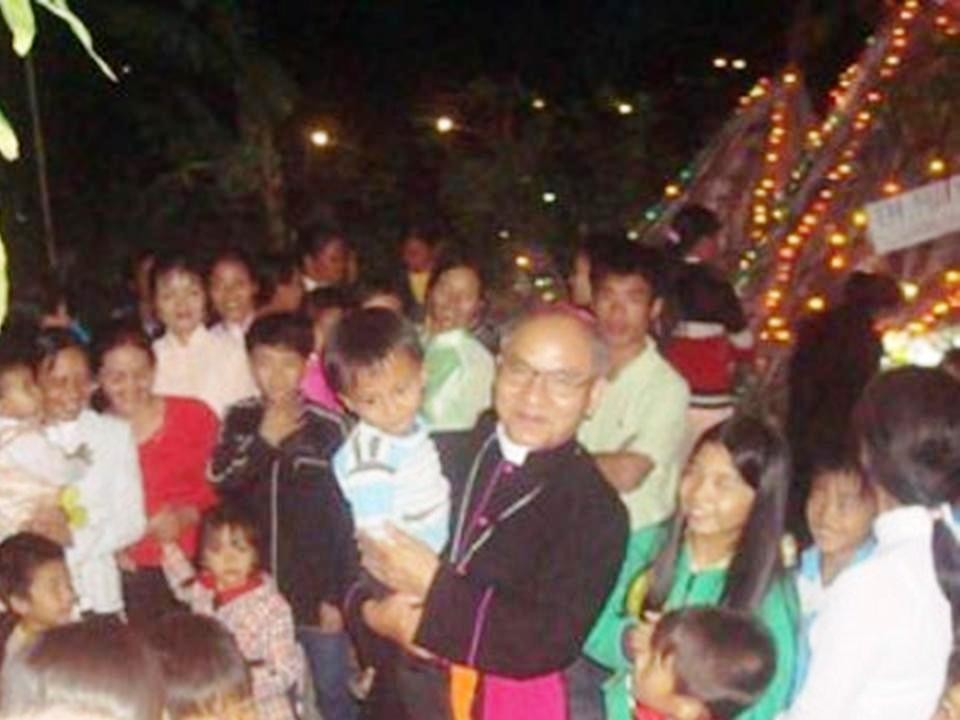 Chào mừng Đức Giám Mục Hoàng Đức Oanh đến thăm Chicago ngày 7, 8 & 9 tháng 6 năm 2012