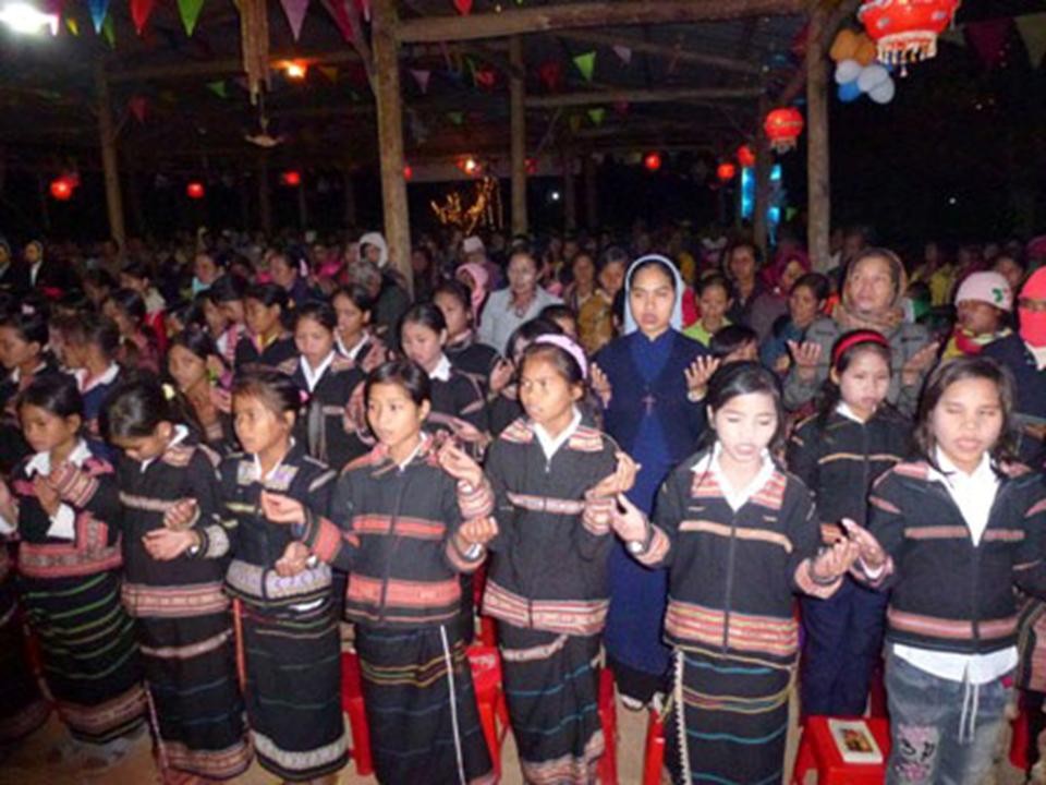 Chào mừng Đức Giám Mục Hoàng Đức Oanh đến thăm Chicago ngày 7, 8 & 9 tháng 6 năm 2012