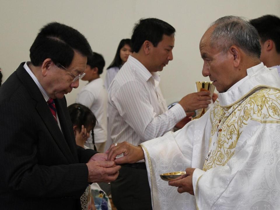 ĐGM Giáo phận Kontum thăm giáo dân Chicago ngày 28 và 29 tháng 7 năm 2015.