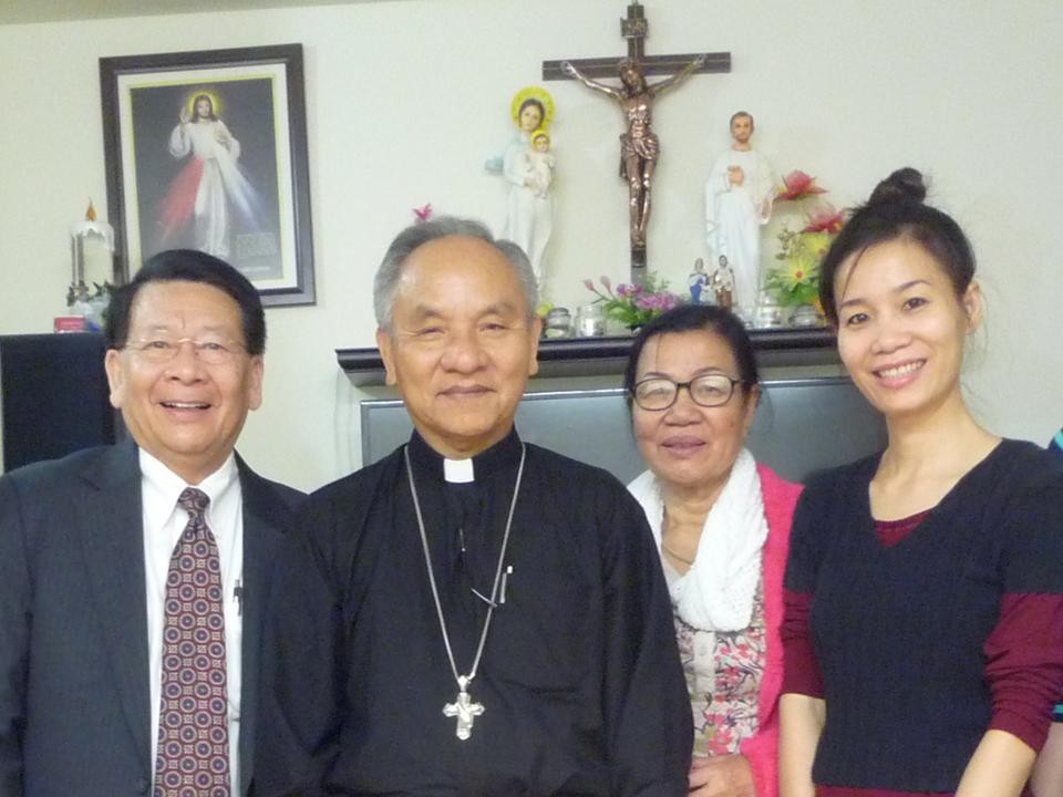 ĐGM Kontum Micae Hoàng Đức Oanh thăm giáo dân Chicago ngày 25-27 tháng 10 năm 2013.