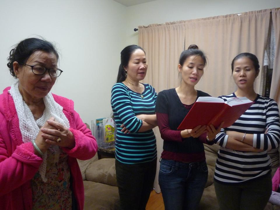 Thánh lễ 6 giờ sáng ngày 28/10/2013 trước khi từ giã giáo dân Chicago.