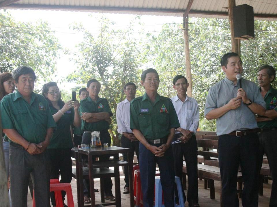 Nghĩa Sinh công tác xã hội tại thôn Xuân Trường, xã Suối Rao, dốc Tà Lon, huyện Châu Đức (Bà Rịa) ngày 8/11/2015