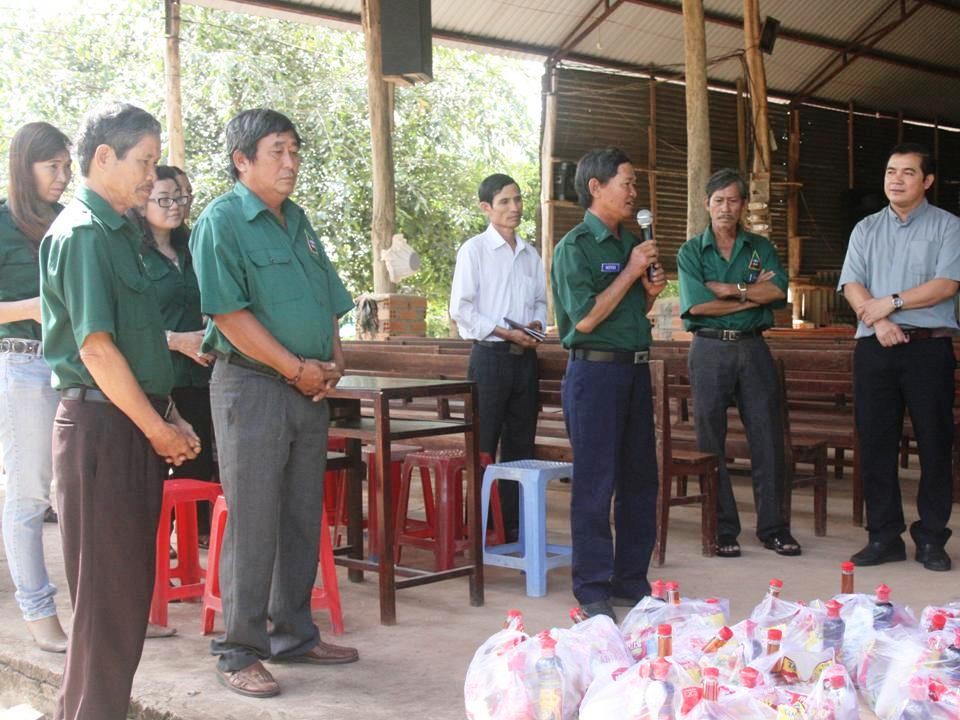 Nghĩa Sinh công tác xã hội tại thôn Xuân Trường, xã Suối Rao, dốc Tà Lon, huyện Châu Đức (Bà Rịa) ngày 8/11/2015