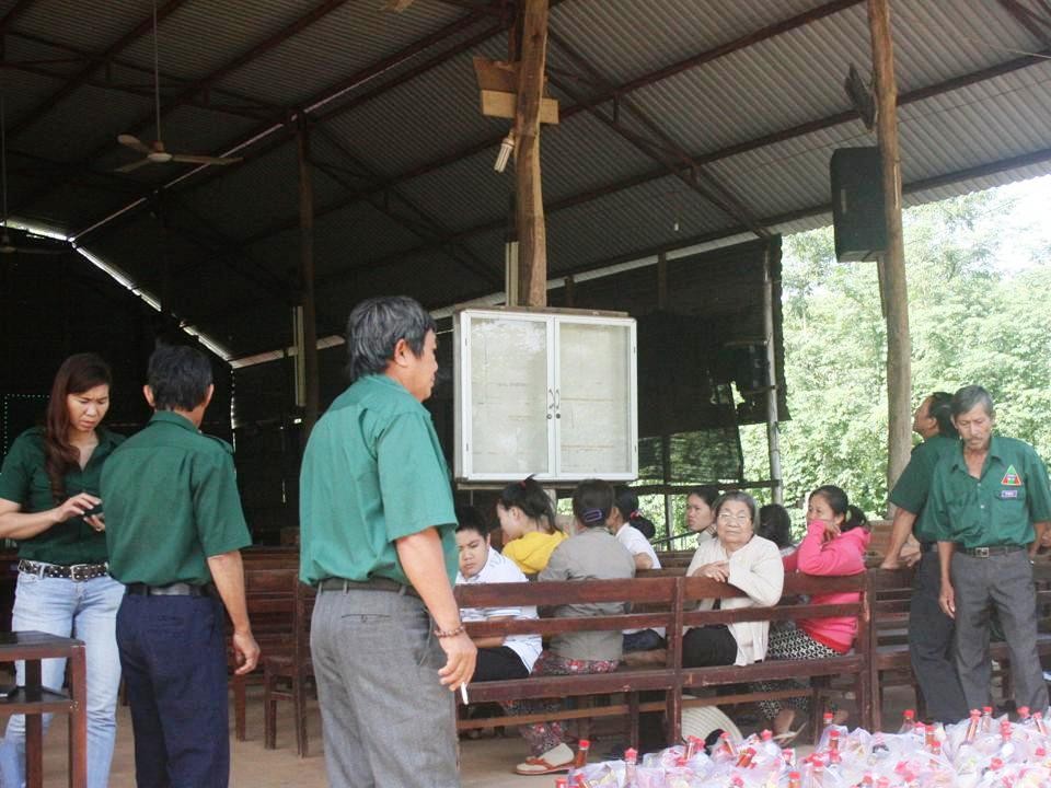 Nghĩa Sinh công tác xã hội tại thôn Xuân Trường, xã Suối Rao, dốc Tà Lon, huyện Châu Đức (Bà Rịa) ngày 8/11/2015